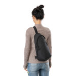 Geantă Sling Renew AWARE™ rPET personalizat cu logo
